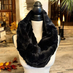 Black Faux Fur Infinity Scarf - 100% Polyester, EUC